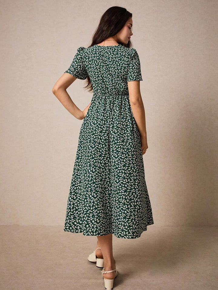 Poselle I V-Neck Ditsy Floral Print Short Sleeve Dress